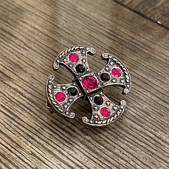 Vintage Style Celtic Maltese Cross with Red & Black Rhinestones - Picture 13 of 13